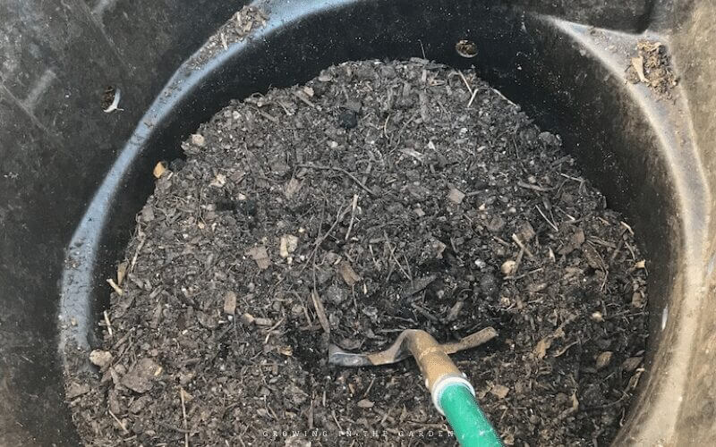 With so many reasons to add compost, learning how to compost should be high on your list of ways to become more self-sufficient in the garden. 