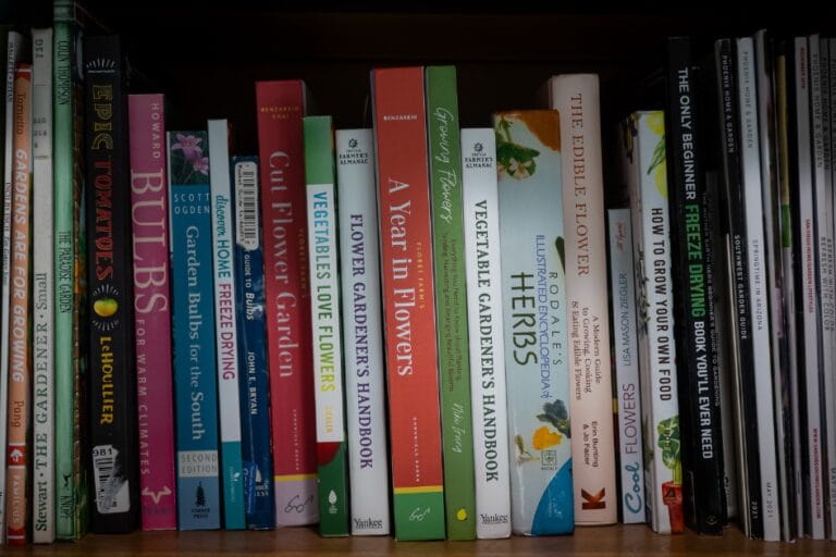 5 Best Gardening Books featured image