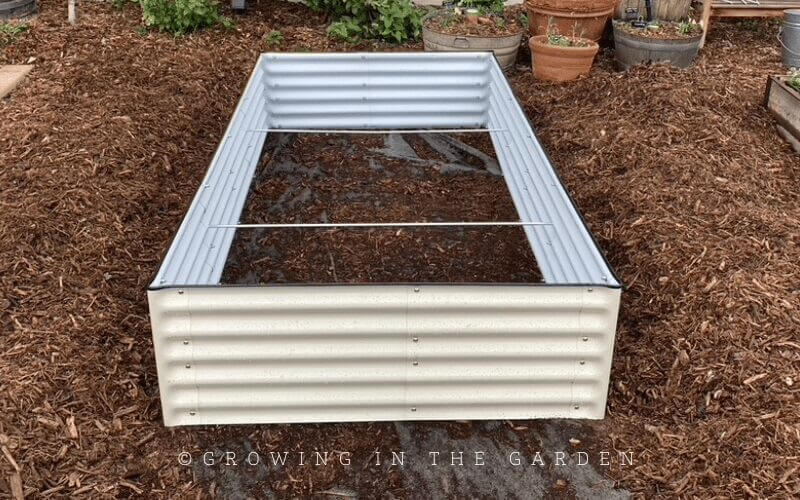 I recently added this metal garden bed from Garden in Minutes to my garden. It comes complete with watering grids. This bed is an excellent choice for a first garden or to add to an existing garden.